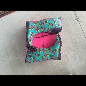 Like-new Betsey Johnson Rain Boots